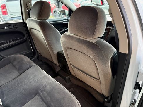 Used 2014 Chevrolet Impala LT w/ LT Sunroof Package image 22