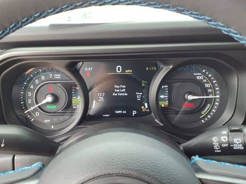 Used 2025 Jeep Wrangler Unlimited Rubicon 4xe AWD/4WD image 20