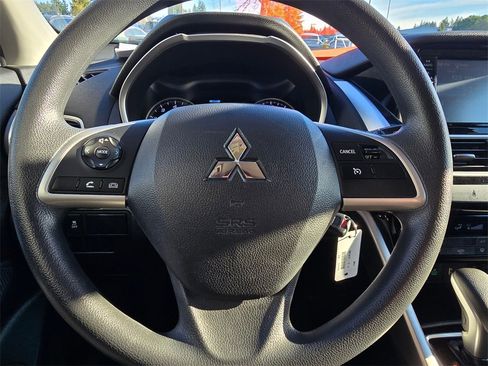 Used 2019 Mitsubishi Eclipse Cross ES image 15