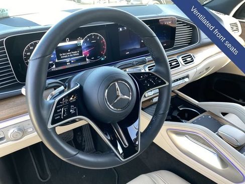 Used 2025 Mercedes-Benz GLS 450 4MATIC image 25