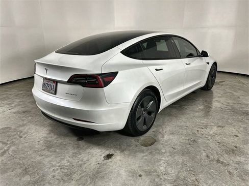 Used 2022 Tesla Model 3 Long Range image 8
