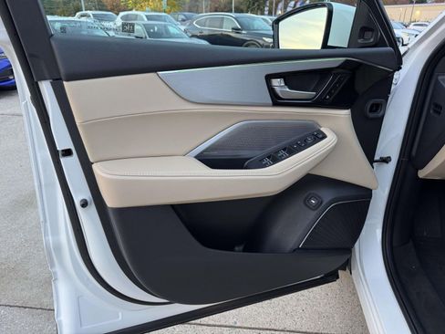 Certified 2025 Acura MDX w/ Technology Package image 10