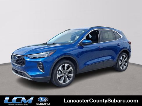 Used 2023 Ford Escape Platinum w/ Premium Technology Package AWD/4WD image 1