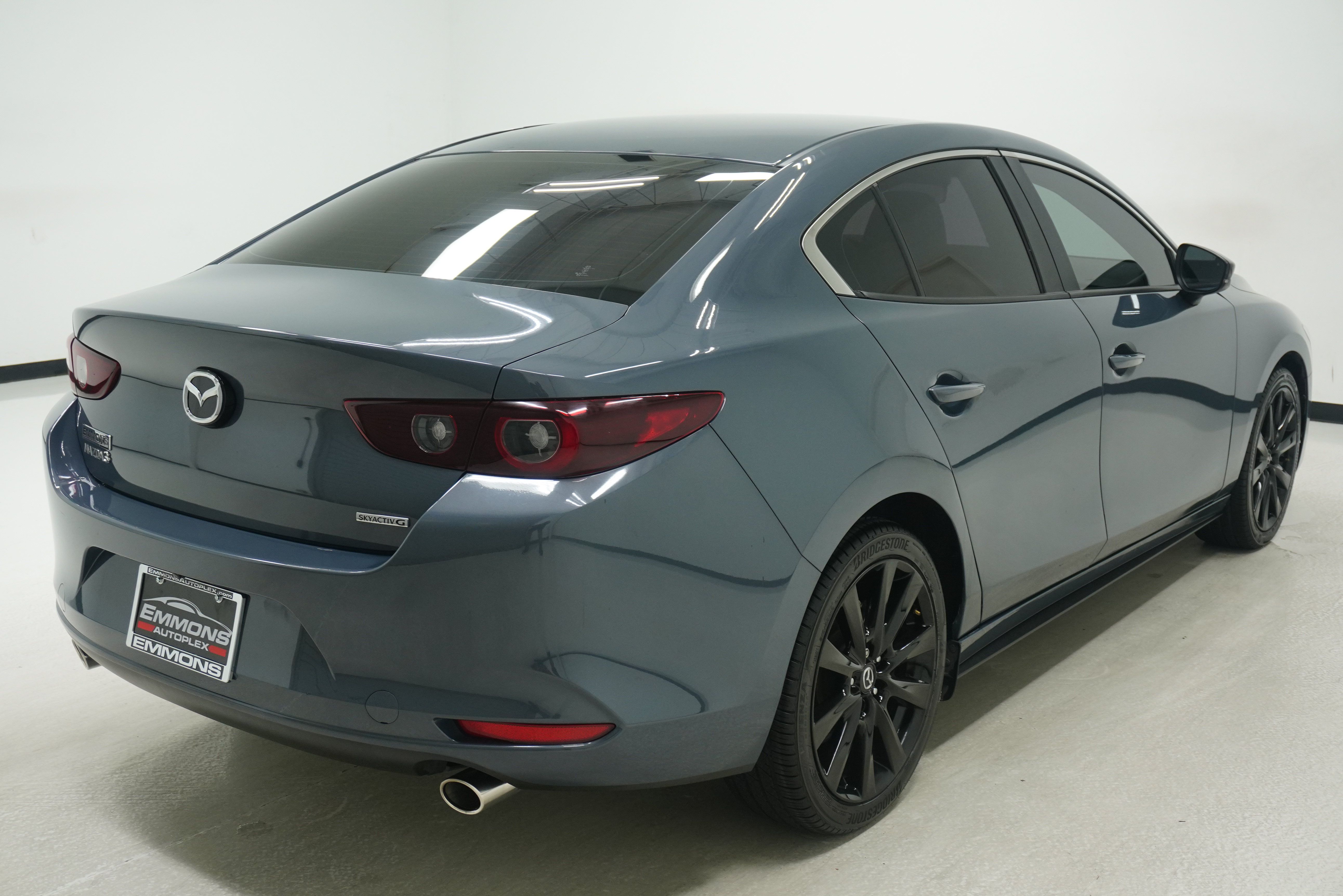 Used 2022 MAZDA MAZDA3 s FWD image 4