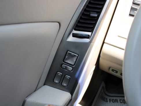 Used 2006 Cadillac XLR image 28