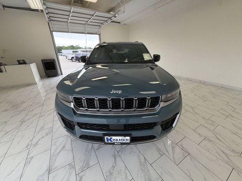 Used 2026 Jeep Grand Cherokee L Limited image 3