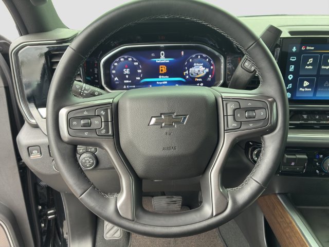 Used 2026 Chevrolet Silverado 2500 High Country w/ High Country Premium Package AWD/4WD image 16