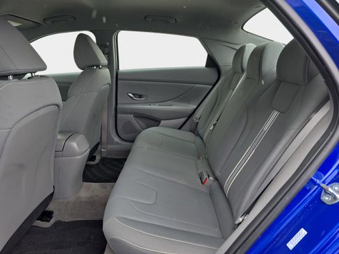 Used 2023 Hyundai Elantra SEL FWD image 16