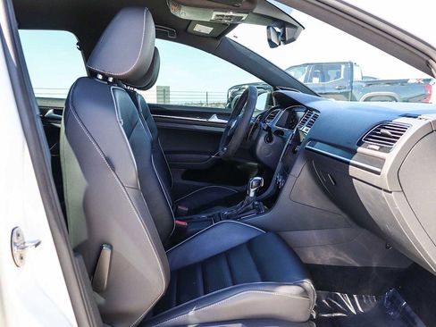 Used 2019 Volkswagen Golf R 4-Door image 17