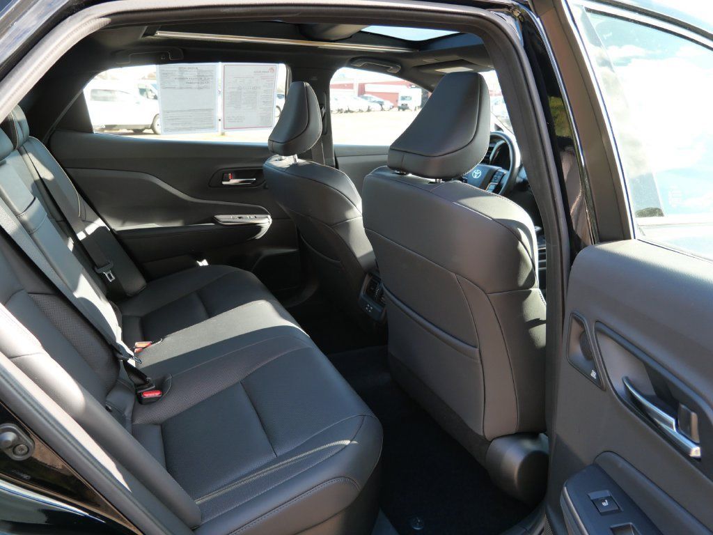 Used 2023 Toyota Crown Platinum AWD/4WD image 13
