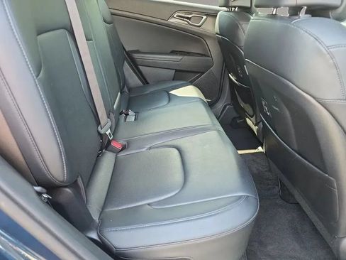 Used 2023 Kia Sportage EX AWD/4WD image 13