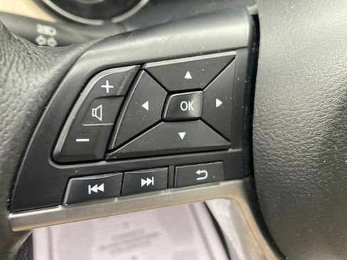 Used 2019 Nissan Rogue SV AWD/4WD image 39
