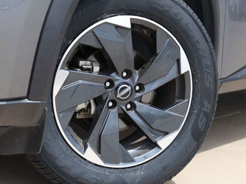 Used 2024 Nissan Rogue SV FWD image 12
