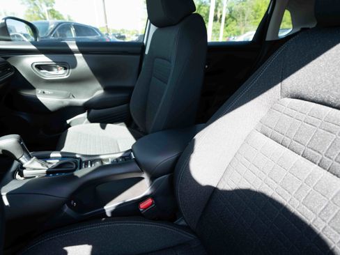 Used 2026 Honda HR-V LX image 10