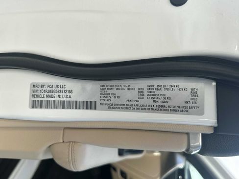 New 2025 Jeep Grand Cherokee L Limited image 31