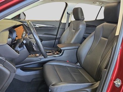 Used 2022 Buick Envision Essence w/ Safety Package image 11
