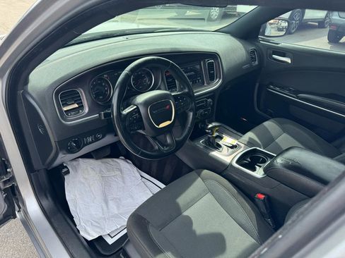 Used 2018 Dodge Charger SXT RWD image 15