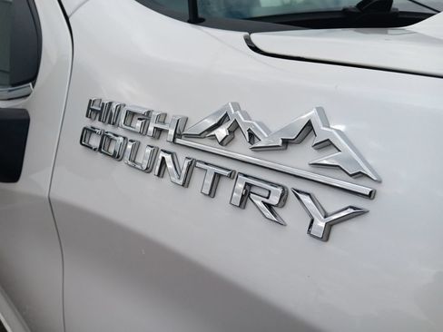 Used 2023 Chevrolet Silverado 1500 High Country w/ Technology Package AWD/4WD image 5
