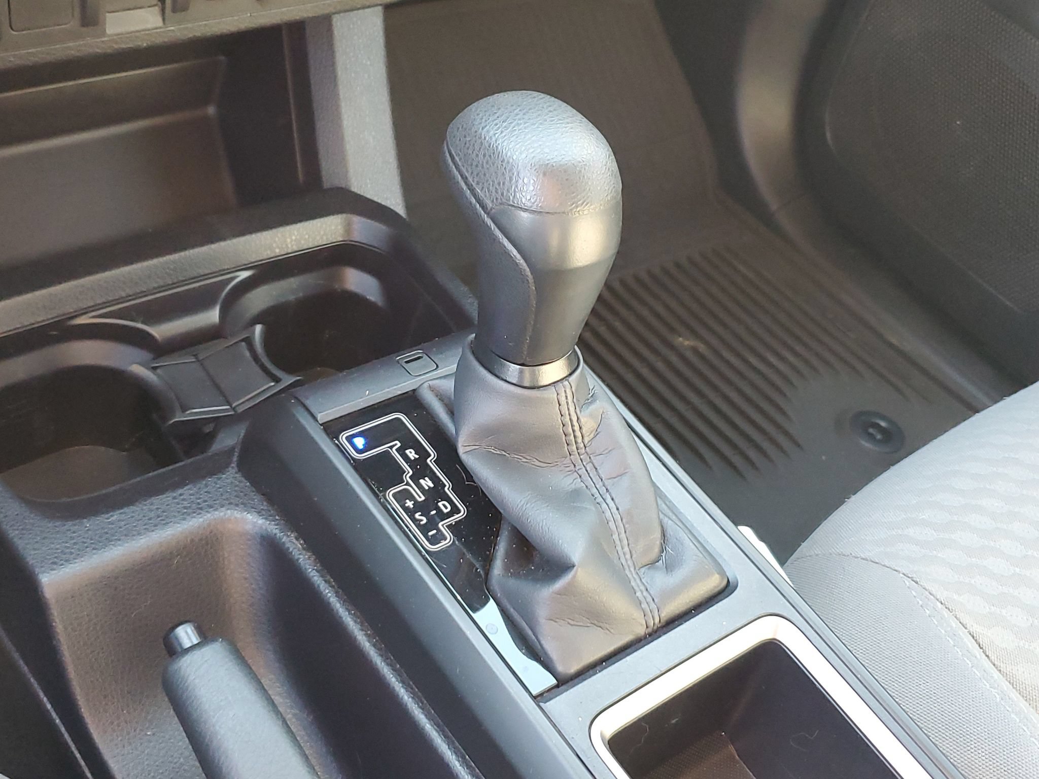 Used 2022 Toyota Tacoma SR AWD/4WD image 24