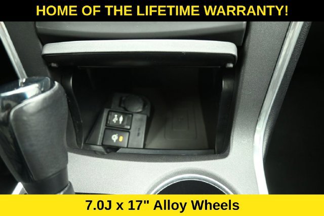Used 2015 Toyota Camry XLE w/ Moonroof Package FWD image 27