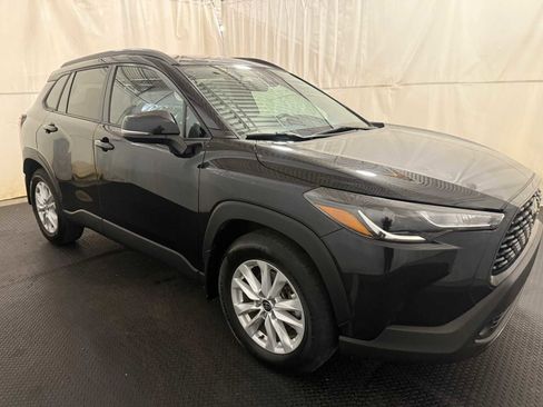 Certified 2022 Toyota Corolla Cross LE image 10