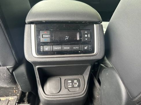 Used 2023 Subaru Ascent Limited AWD/4WD image 18