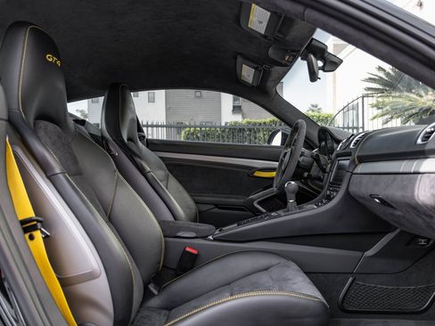 Used 2016 Porsche Cayman GT4 image 25