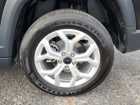 Used 2025 Jeep Compass Latitude AWD/4WD image 31