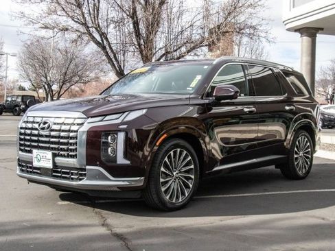 Used 2024 Hyundai Palisade Calligraphy image 3