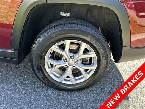 Certified 2022 Jeep Grand Cherokee L Limited image 11