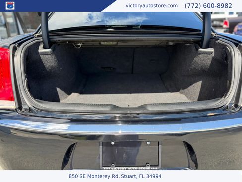 Used 2017 Chrysler 300 Limited AWD/4WD image 45