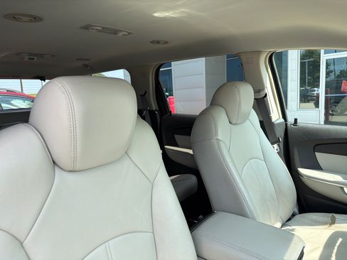Used 2007 GMC Acadia SLT AWD/4WD image 29