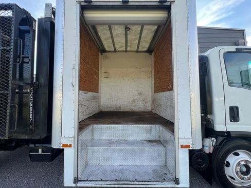 Used 2019 Isuzu NPR RWD image 14