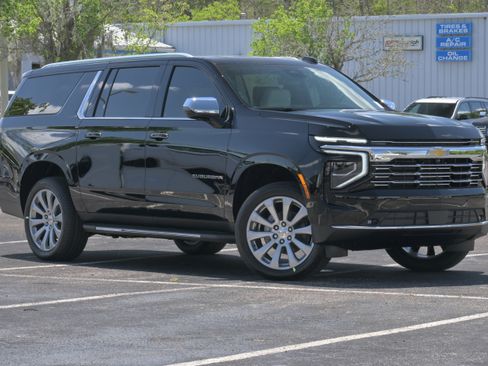 New 2026 Chevrolet Suburban Premier AWD/4WD image 2
