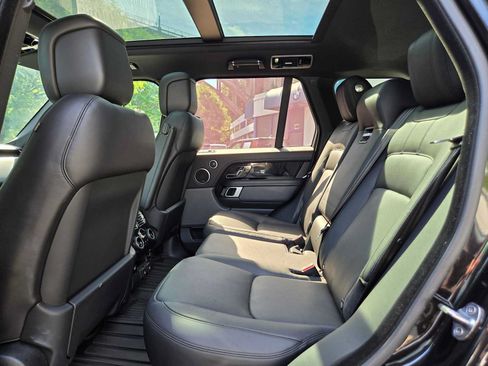 Used 2019 Land Rover Range Rover Supercharged AWD/4WD image 17
