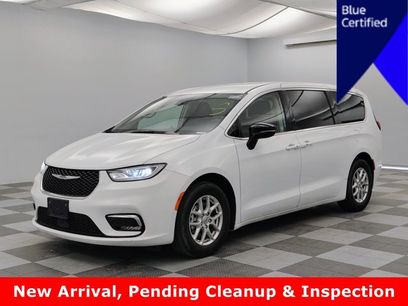 Used 2024 Chrysler Pacifica Touring-L