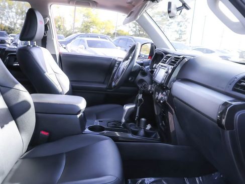 Used 2019 Toyota 4Runner TRD Off-Road Premium image 33