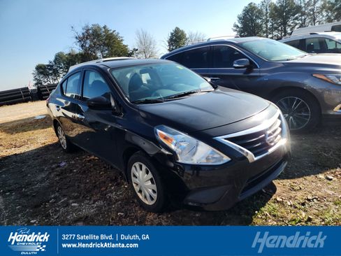 Used 2016 Nissan Versa SV image 1