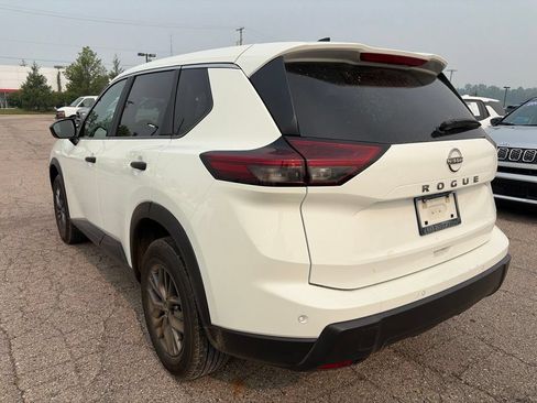 Used 2024 Nissan Rogue S FWD image 7