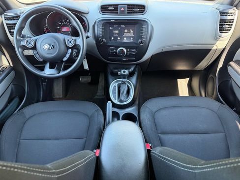 Used 2018 Kia Soul + FWD image 17