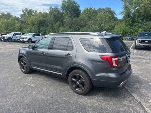 Used 2016 Ford Explorer XLT w/ Equipment Group 202A AWD/4WD image 3