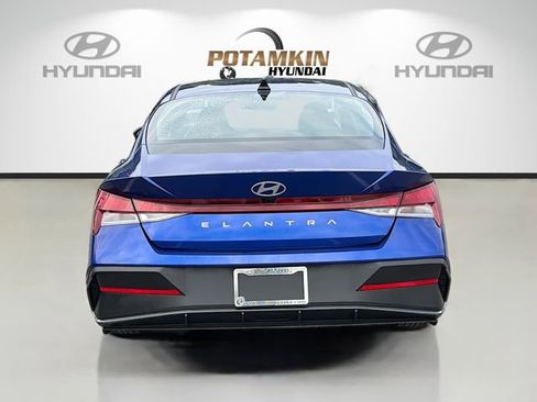 Used 2024 Hyundai Elantra SEL image 6