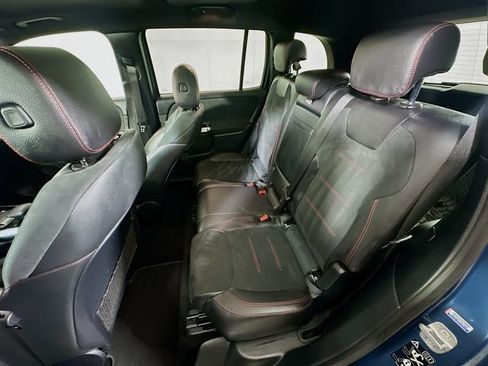Used 2023 Mercedes-Benz GLB 250 4MATIC image 27
