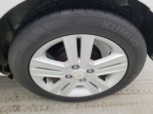 Used 2015 Chevrolet Spark LT image 31