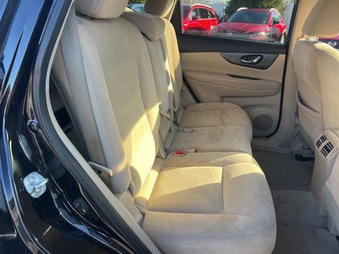 Used 2014 Nissan Rogue SV image 27