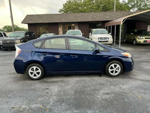Used 2012 Toyota Prius Five image 3
