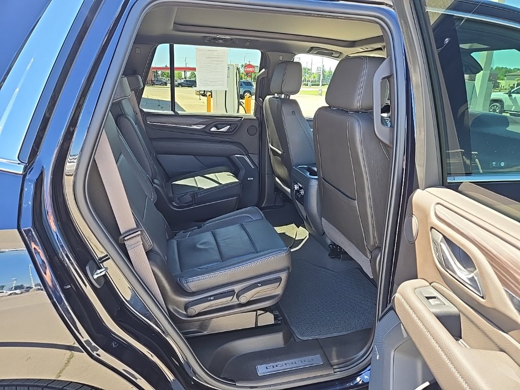 Used 2022 GMC Yukon Denali AWD/4WD image 12