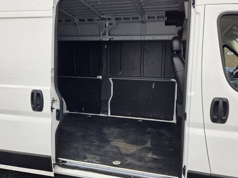 Used 2023 RAM ProMaster 2500 FWD image 11