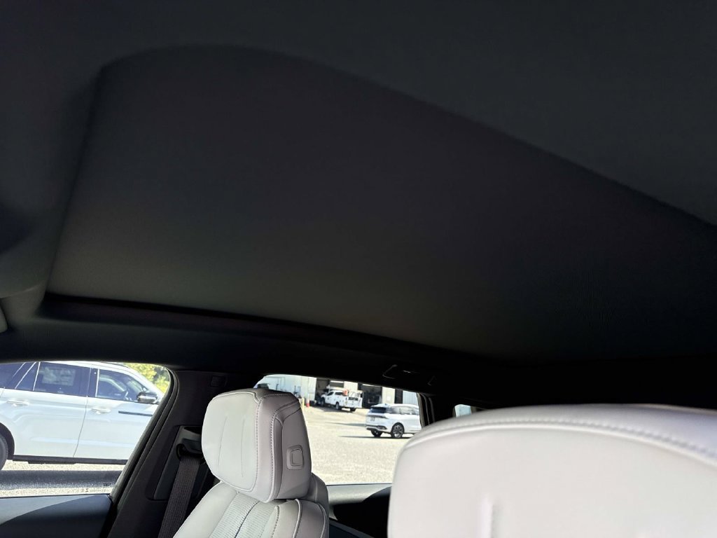 New 2027 Cadillac Lyriq Sport w/ LPO, Floor Liner Package AWD/4WD image 32
