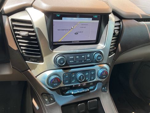 Used 2019 Chevrolet Suburban LT image 13